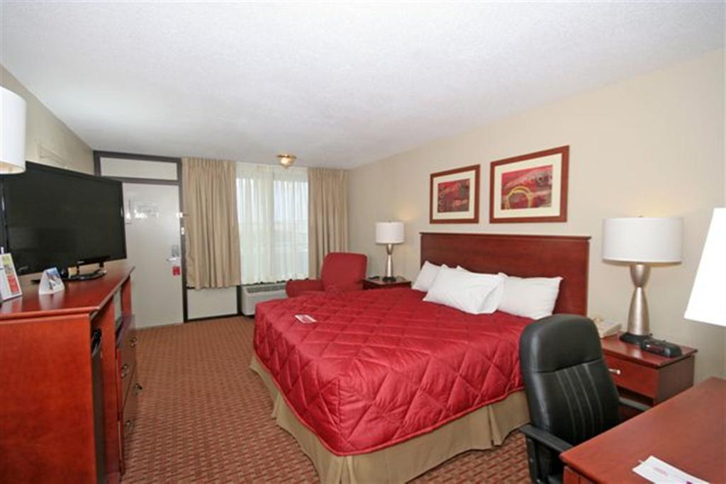 Ramada Burlington Hotel And Conference Center Habitación foto