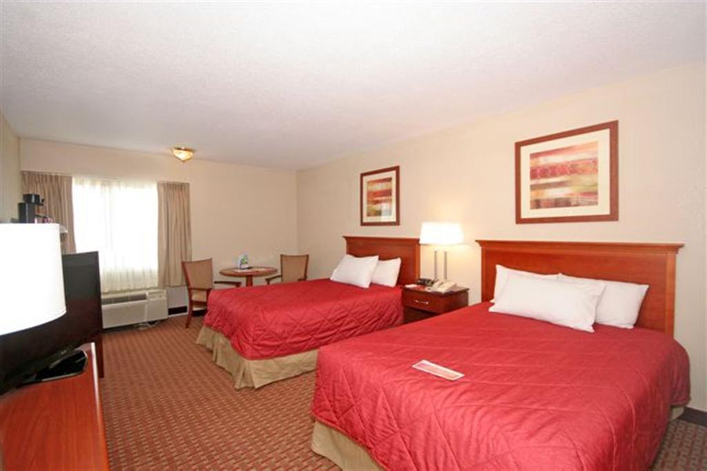 Ramada Burlington Hotel And Conference Center Habitación foto